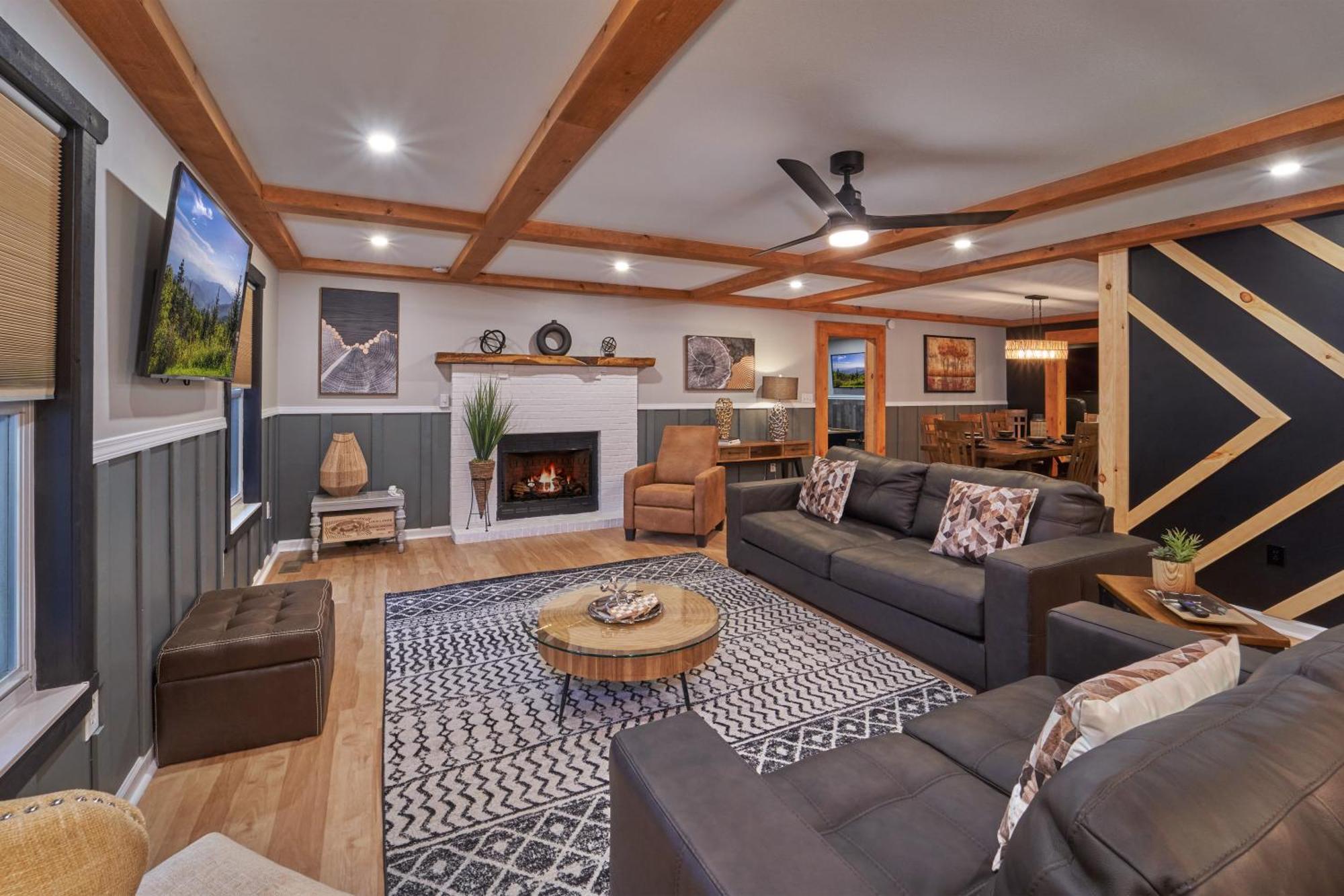 Entertainment Galore! Luxurious Property, Spectacular & Peaceful Setting, Great Location, Close To Major Attractions!! Pigeon Forge Exterior foto