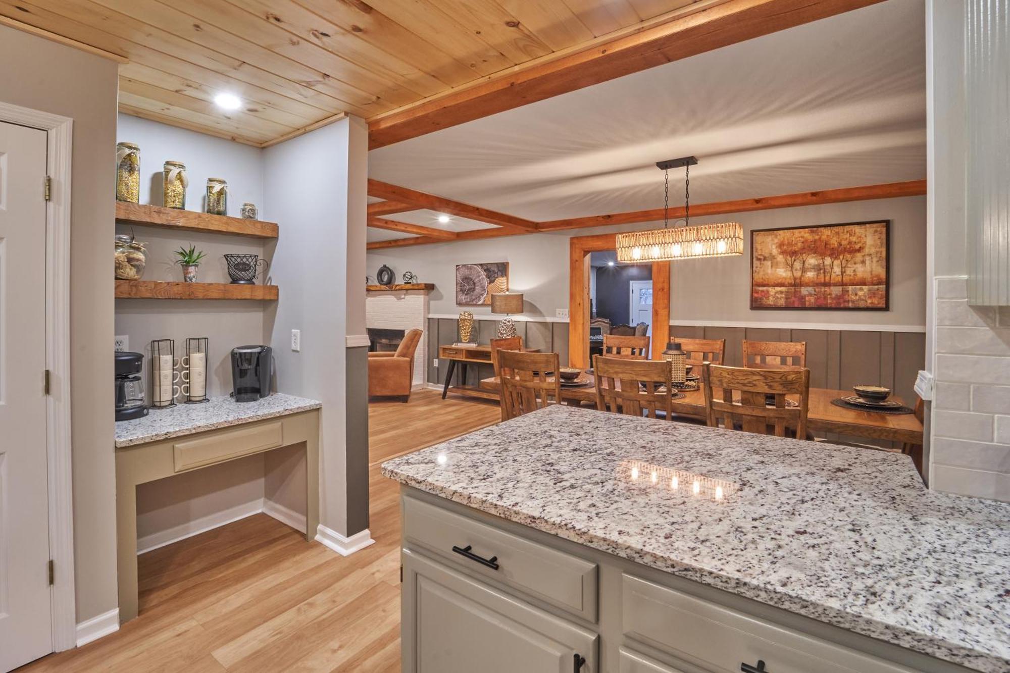 Entertainment Galore! Luxurious Property, Spectacular & Peaceful Setting, Great Location, Close To Major Attractions!! Pigeon Forge Exterior foto
